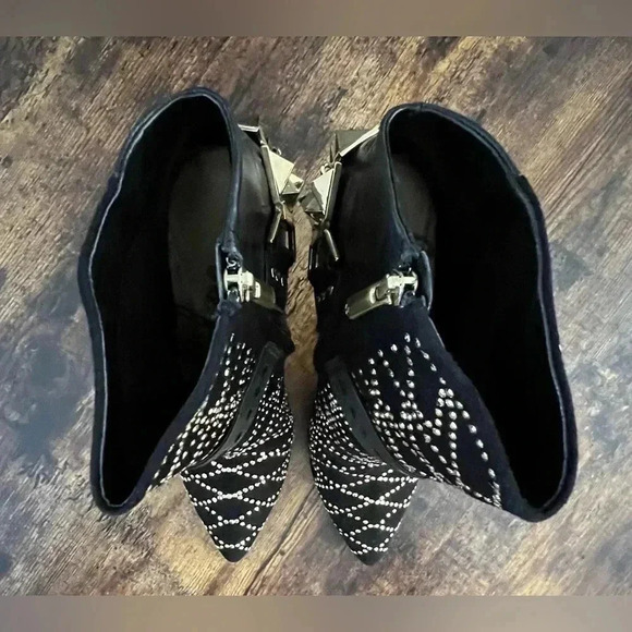 Sam Edelman | ladies Mila studded bootie shoe. Size: 8M - Picture 8 of 15